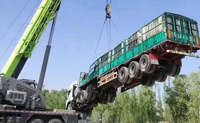 泸定道路脱困救援案例